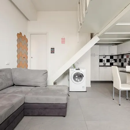 Guesthost - Cosy And Quiet In Apartament Mediolan