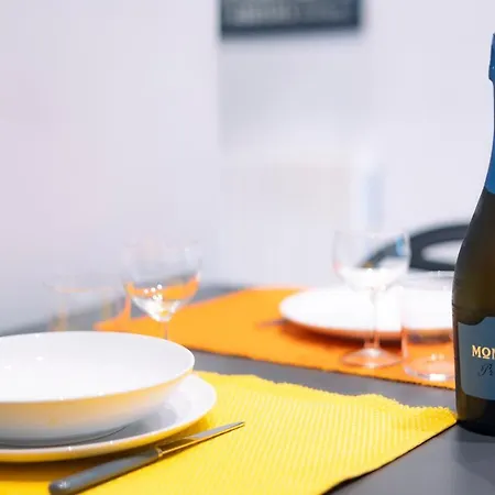 The Red Bricks - San Babila Area Appartamento Milano