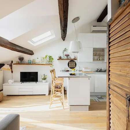 Easylife - - Sottocorno 5a - Historic Center Apartman *