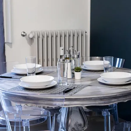 Appartement Central Station 13min - 2 Bedrooms, 2 Bathrooms, Metro