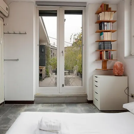 Apartament Guesthost - With Huge Terrace- Calvairate District Mediolan