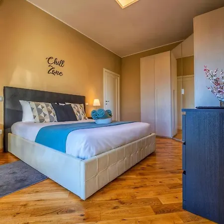 Sunny & Updated Flat With Panoramic View 50m From M4 Stop