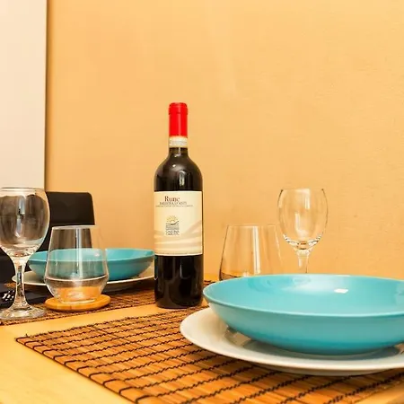 Lejlighed Sunny & Updated Flat With Panoramic View 50m From M4 Stop Milano