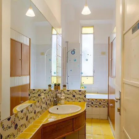 Centralstation - Via Lazzaroni Apartmán *