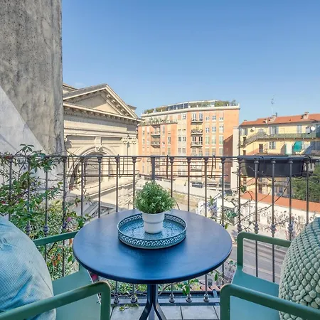 Apartment De Amicis Luxury Milan