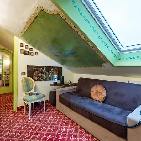 דירה Stazione Centrale-loreto Vintage House With Terrace Wifi Sky-netlix