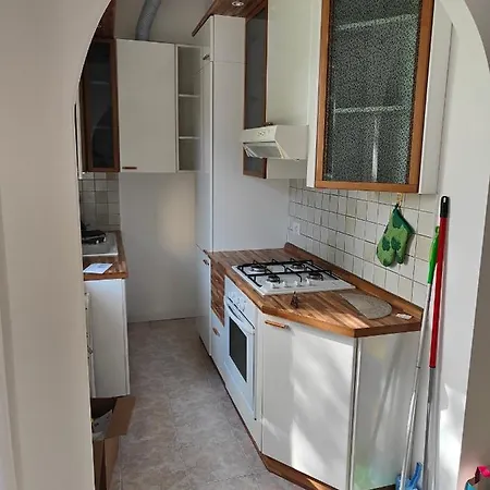 Lägenhet Elegante Bilocale A Con Balcone Milano