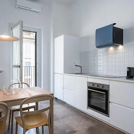 Modern In Navigli-near Darsena & Bocconi דירה *
