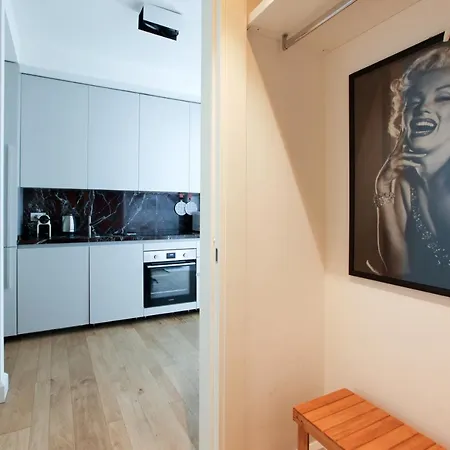 Appartement Fresh And Elegant Pta Venezia District Milaan