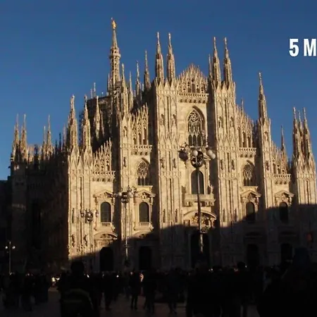 Broletto 5 Minutes From Duomo Lejlighed
