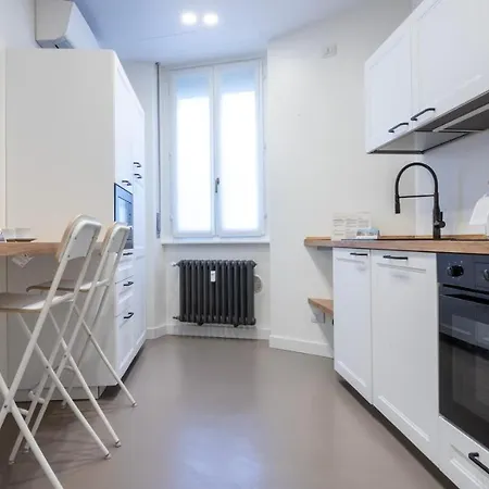 Italianway - Petrella 6 * Milánó