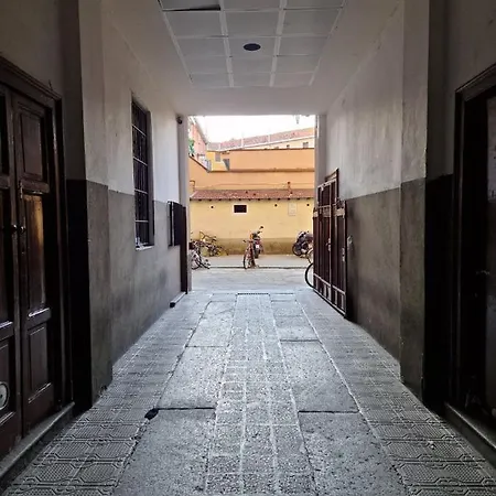 Into The World Apartman