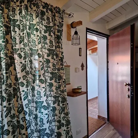 Into The World Apartman *