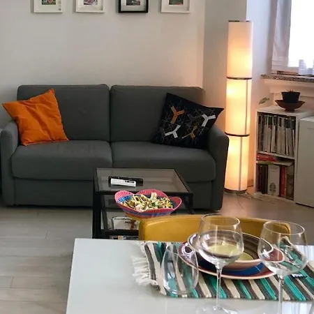 Intero Lgbtq+ Zona Loreto ミラノ