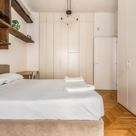 Ampio Zona Moscova Con Due Terrazzi Apartmán Milán