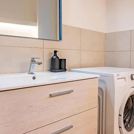 Guest Planet - Cozy Housing Porta Romana M3 דירה *