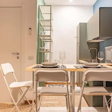 Guest Planet - Cozy Housing Porta Romana M3 דירה