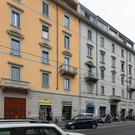 Famagosta M2 Subway Milan