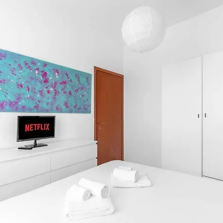 Funny Flat With Balcony In Milano