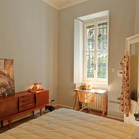 Apartment Posh Isola District Pure Milanese Style Near Brera Mailand