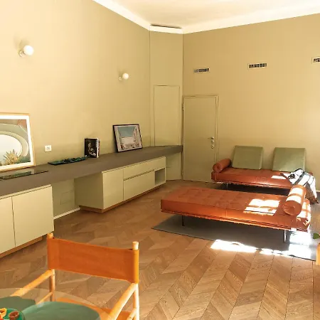 Posh Isola District Pure Milanese Style Near Brera Apartment Mailand