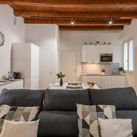 Monte Nero, 62 - Comodo E In Posizione *