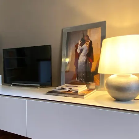 Apartment Cozy And Bright One-bedroom Near Metro3