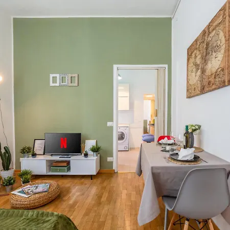 Milanese Elegance - 15 Minutes Duomo