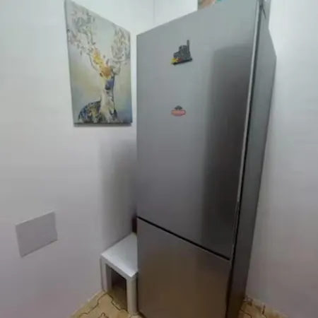 Гостевой дом Sala Con Divano Matrimoniale Nel Vicino Metro Милан