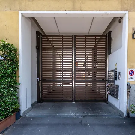 Milanese Elegance - 15 Minutes Duomo Milán