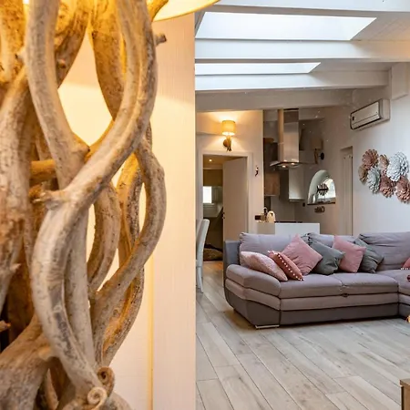 Arco Livings Dream Nest In The Heart Of Apartment Mailand