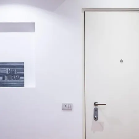 Shortmi Garibaldi Milão