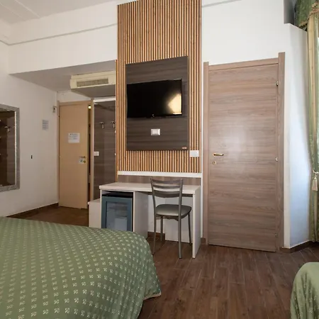Piola Hotel 2*