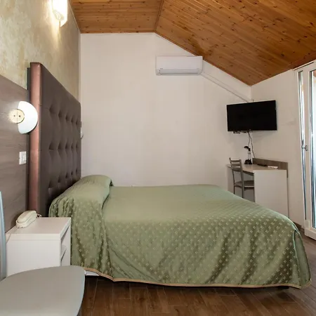 Piola Hotel 2*
