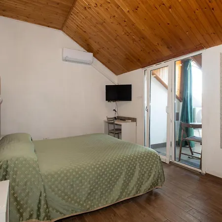 Piola Hotel 2*