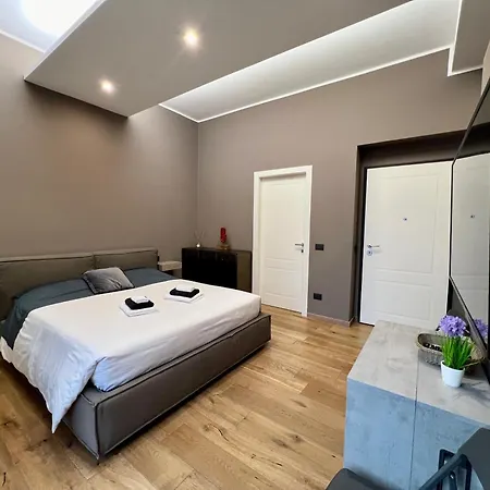 New Amazing Mono Located In Moscova District From Moscova Group דירה