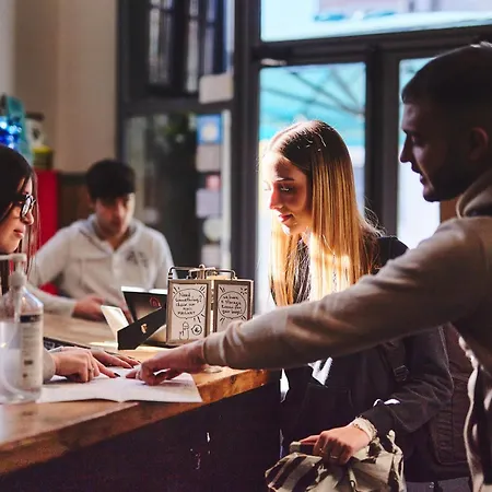 마다나 앤 비스트로