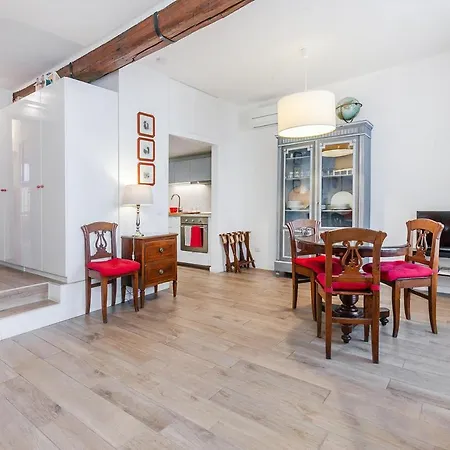 Appartement Charming And Elegant Historic Center Of Milaan