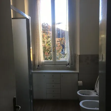 3 Bedroom Cozy In Milano