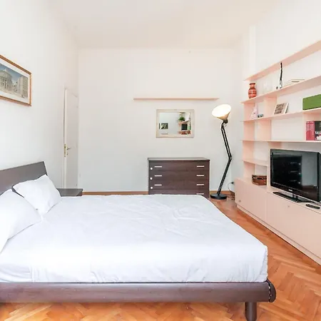 Double In The Center - 20 Min Walk From Duomo Pensjonat Mediolan
