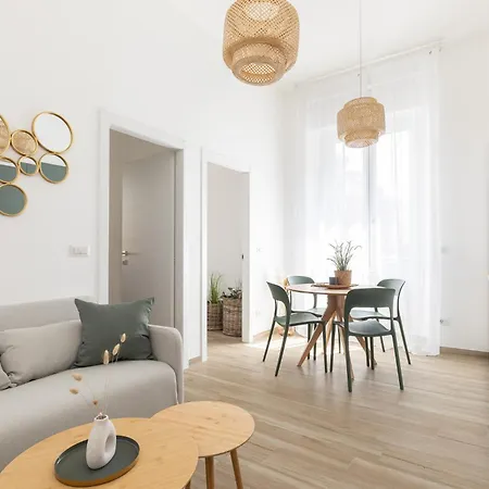 Apartment Luni 4 - Design Trilo -m3- 8 Min Dal Duomo