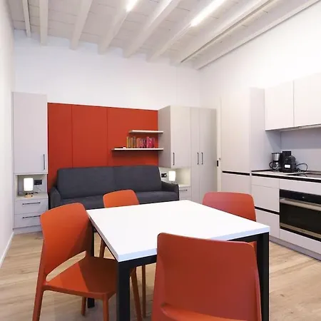 La Casa Di Ringhiera Porta Venezia *