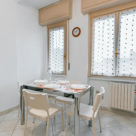 Ihost - De Andreis 11 Apartman Milánó
