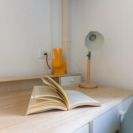 Ourjoy & Skyjoy Condo Units - Via M Gioia, 47 - Strong Wifi, 1 Private Parking, Central Station, Milan Apartment Milan