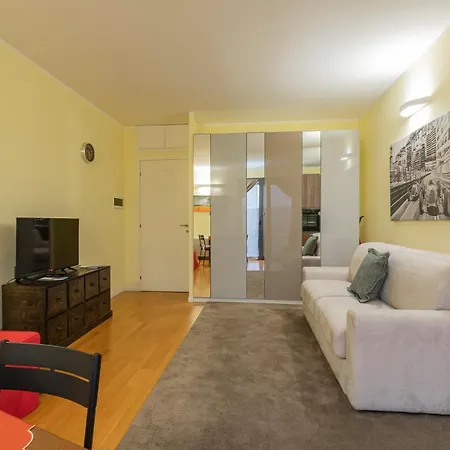 Xenia - Elegant 10 Min From Linate Daire