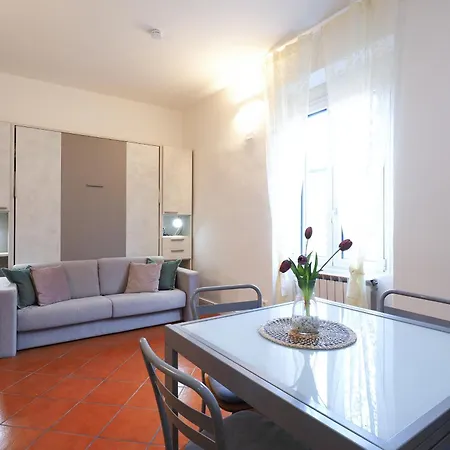 Primopiano - Melzo E شقة