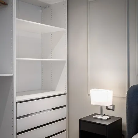 Apartment People In *