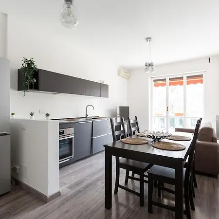 Lägenhet Easytopstay - Large Close To Metro