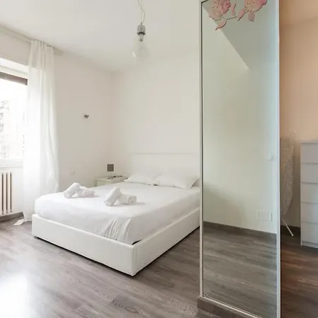 Lägenhet Easytopstay - Large Close To Metro *