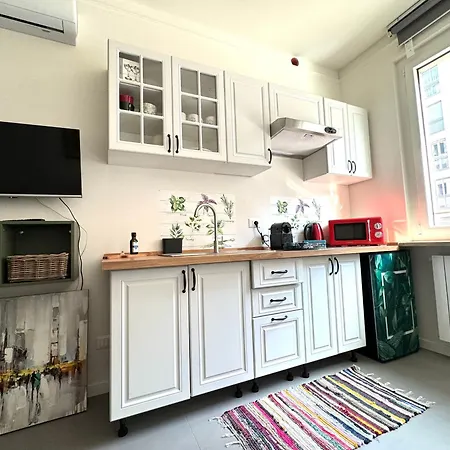 Rainbow Flat- Monolocale Luminoso * Milano